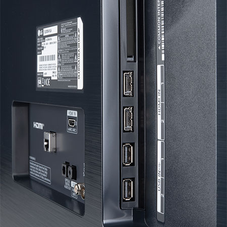 Aansluitingspoorten aan de achterkant van de LG A1